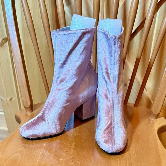 Free People Ladies’ size 39 Cecile Pink Velour block heel Ankle Boots - Picture 4 of 13